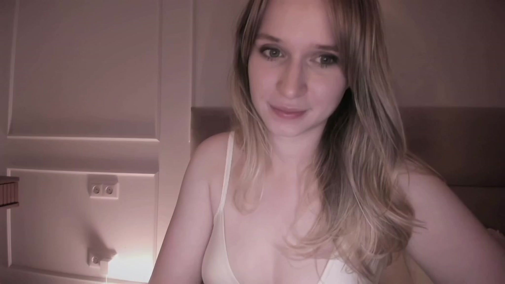 Gallery image thumbnail from Speculoos_'s myfreecams stream on, 04/02/2024, 22:04 image 7 of 20