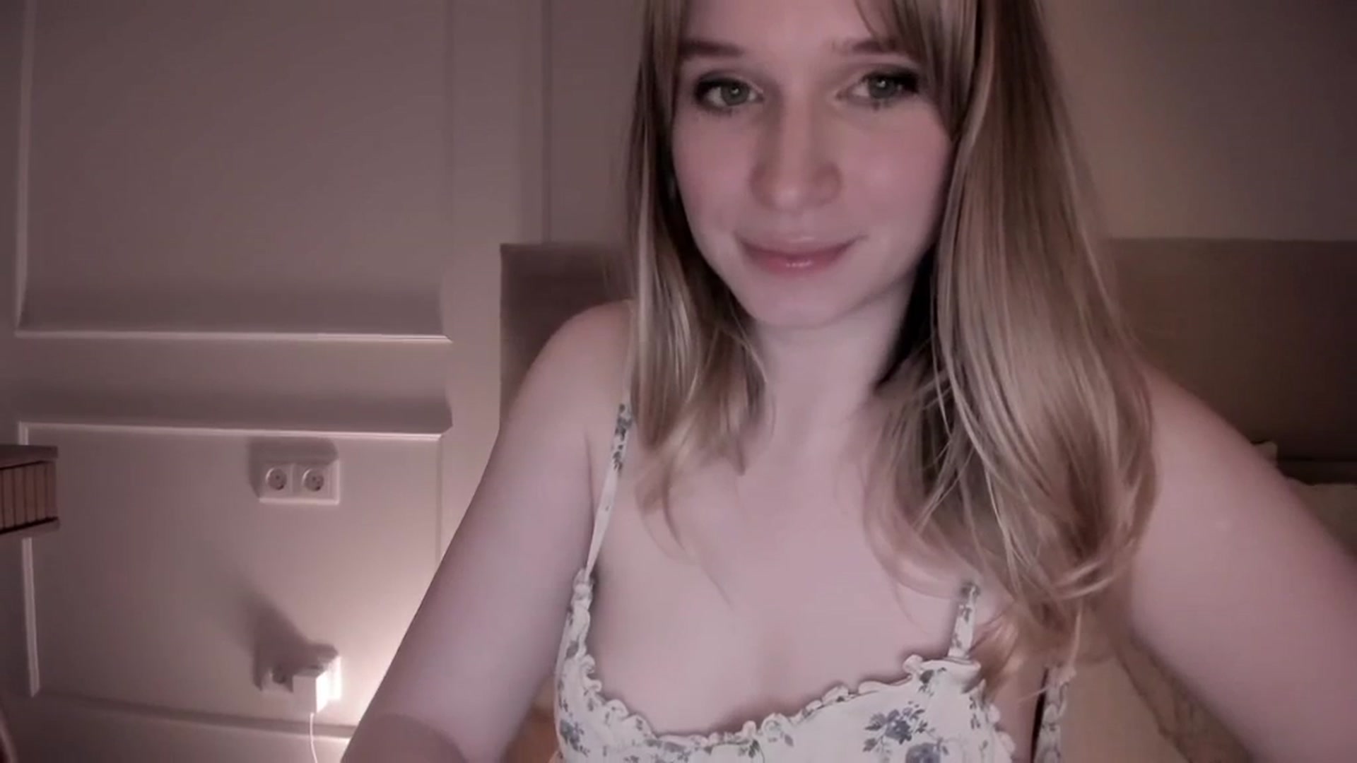 Gallery image thumbnail from Speculoos_'s myfreecams stream on, 04/17/2024, 20:30 image 7 of 20