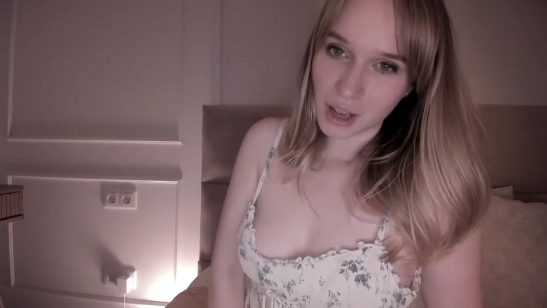 Gallery image thumbnail from Speculoos_'s myfreecams stream on, 04/17/2024, 20:30 image 6 of 20