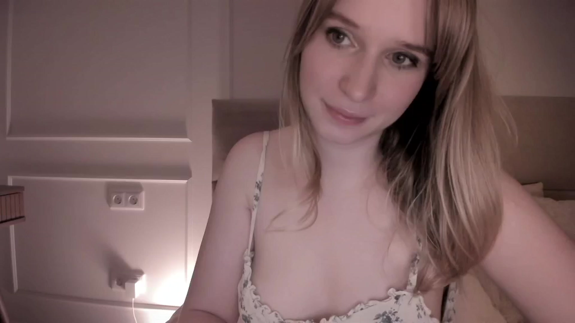 Gallery image thumbnail from Speculoos_'s myfreecams stream on, 04/17/2024, 20:30 image 15 of 20