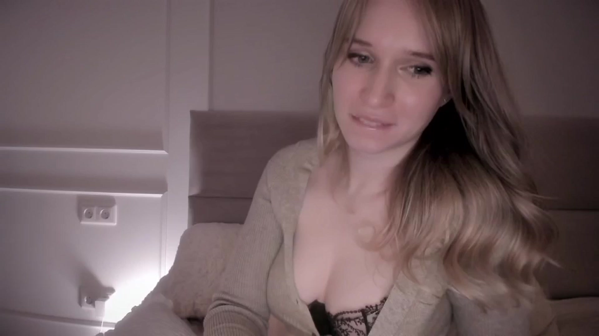 Gallery image thumbnail from Speculoos_'s myfreecams stream on, 04/23/2024, 20:31 image 13 of 20
