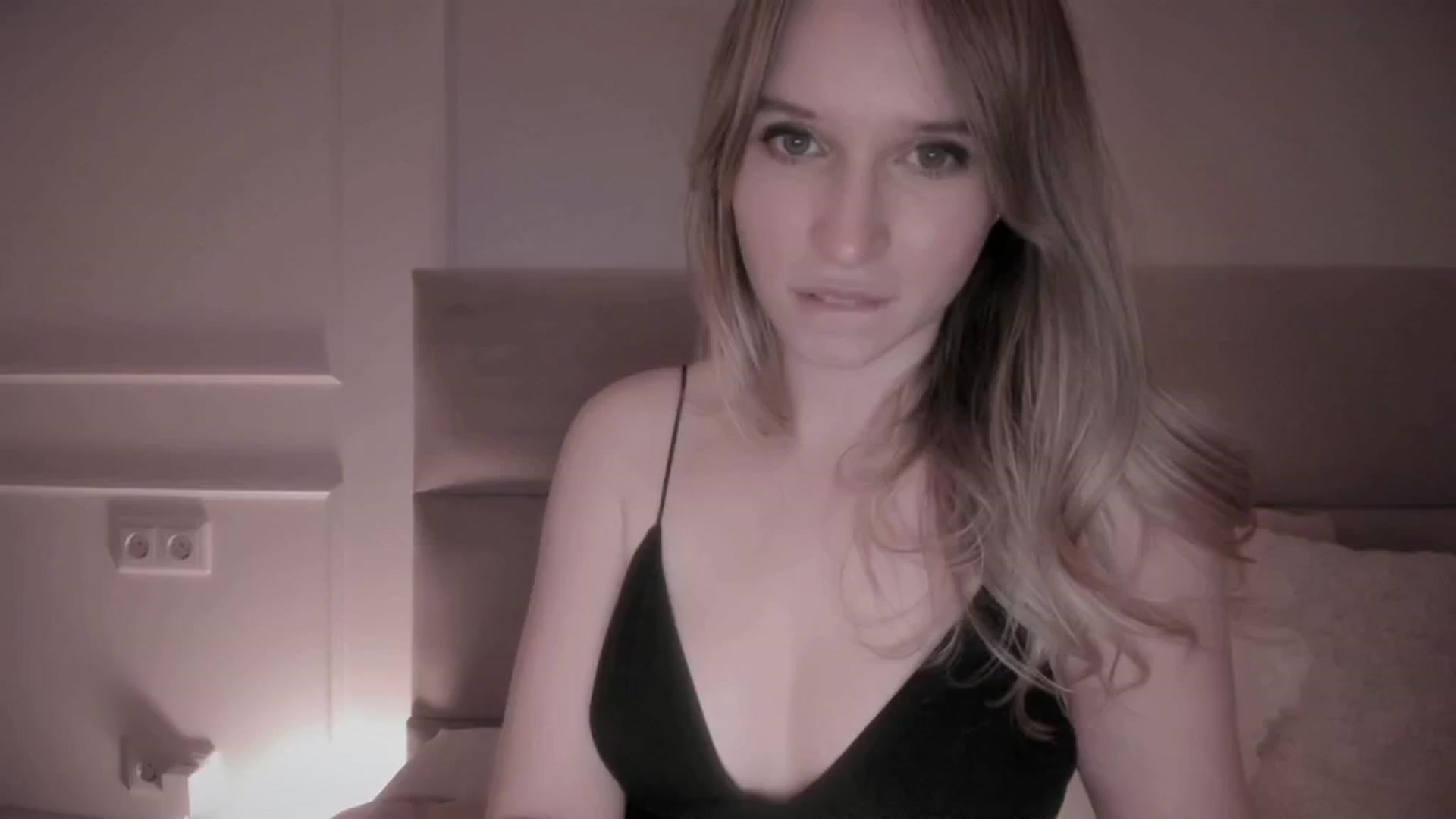 Gallery image thumbnail from Speculoos_'s myfreecams stream on, 05/01/2024, 20:46 image 12 of 20