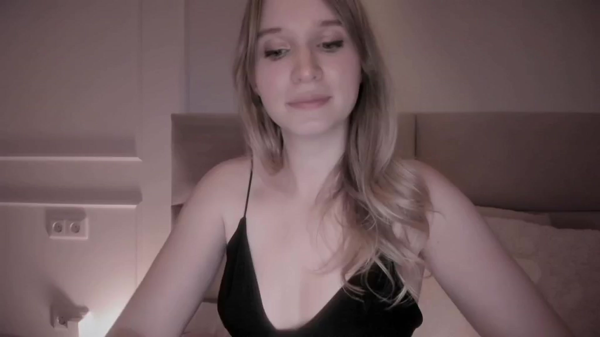 Gallery image thumbnail from Speculoos_'s myfreecams stream on, 05/01/2024, 20:46 image 11 of 20