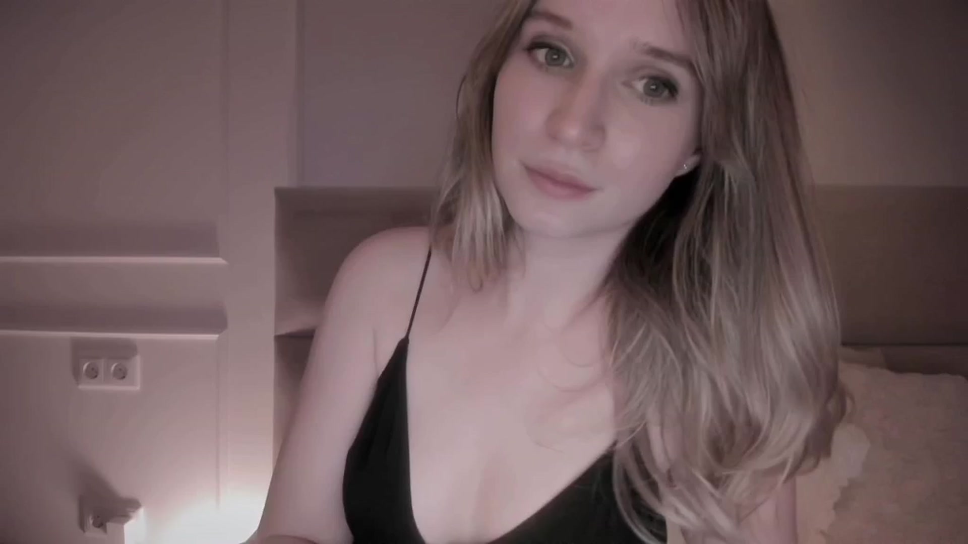Gallery image thumbnail from Speculoos_'s myfreecams stream on, 05/01/2024, 20:46 image 10 of 20
