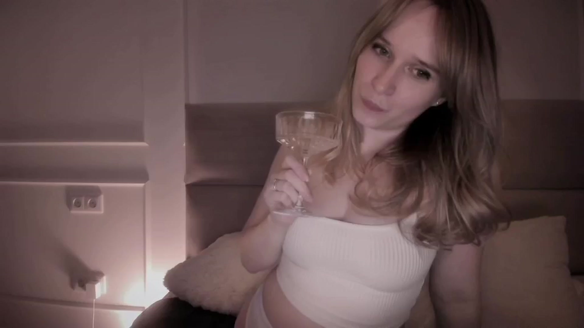 Gallery image thumbnail from Speculoos_'s myfreecams stream on, 05/07/2024, 20:57 image 14 of 20