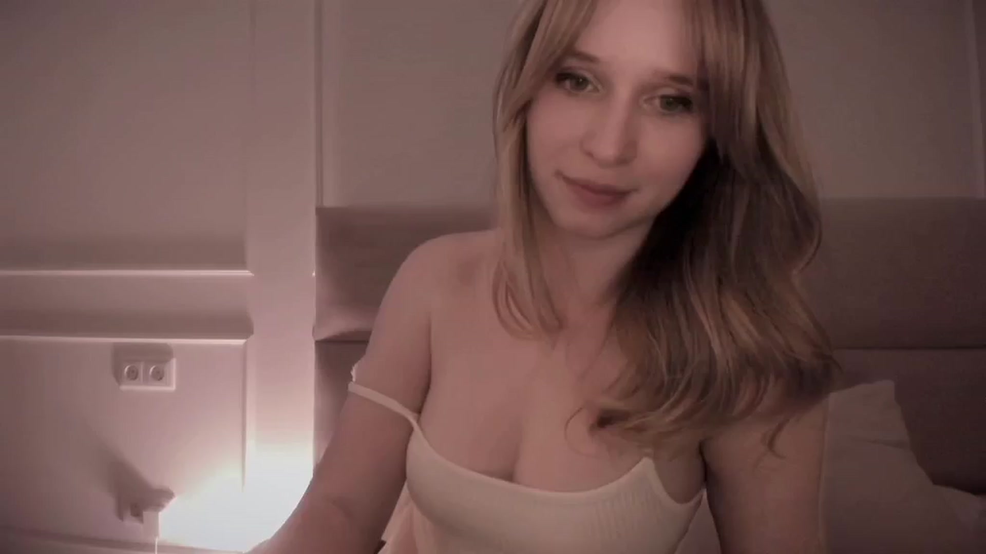 Gallery image thumbnail from Speculoos_'s myfreecams stream on, 05/07/2024, 20:57 image 9 of 20