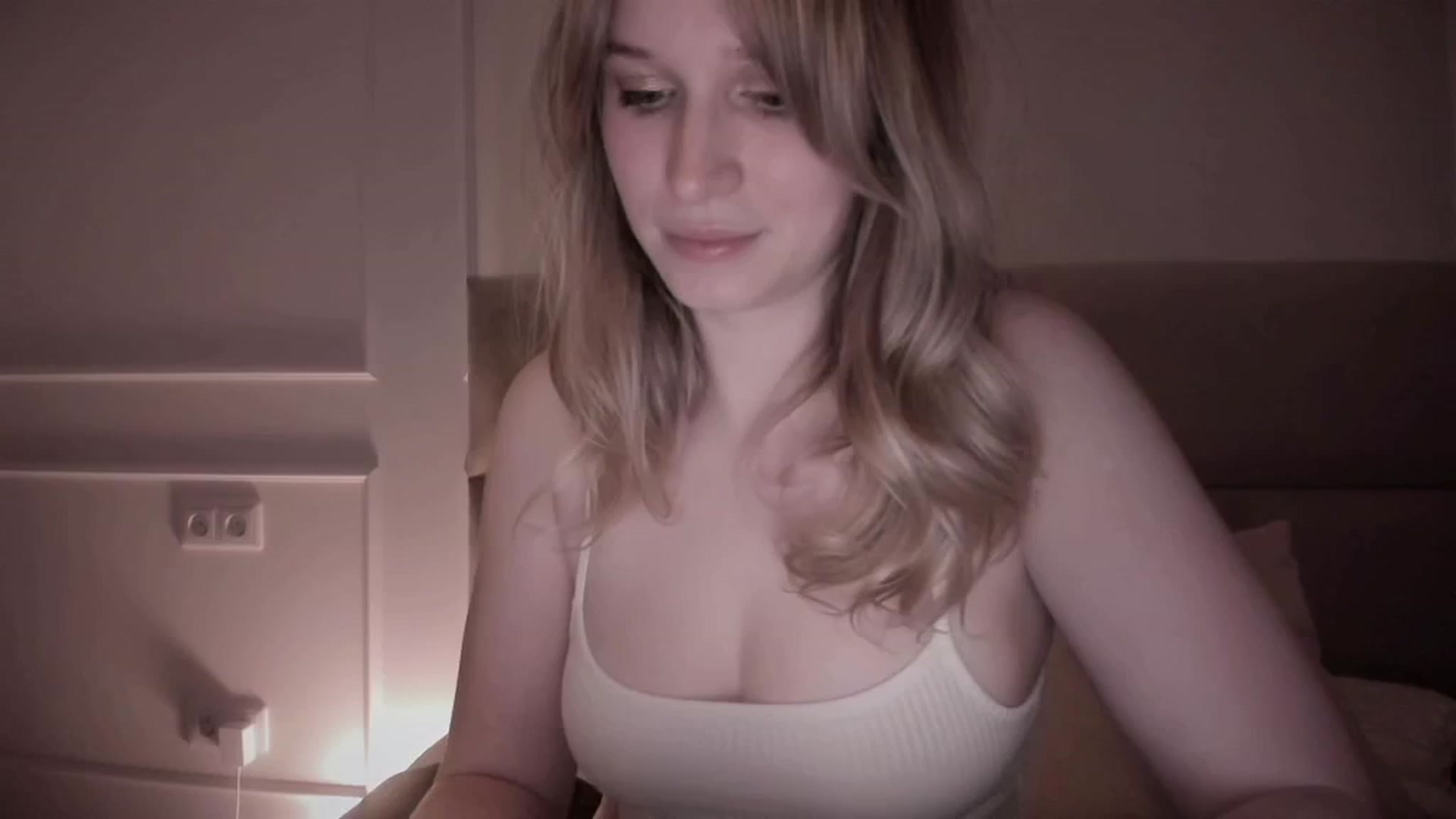 Gallery image thumbnail from Speculoos_'s myfreecams stream on, 05/07/2024, 20:57 image 6 of 20