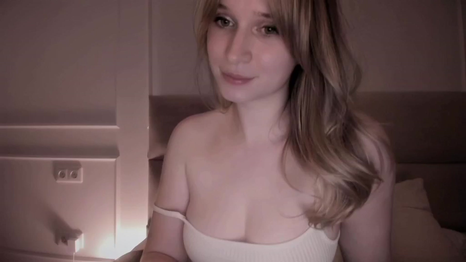 Gallery image thumbnail from Speculoos_'s myfreecams stream on, 05/07/2024, 20:57 image 10 of 20