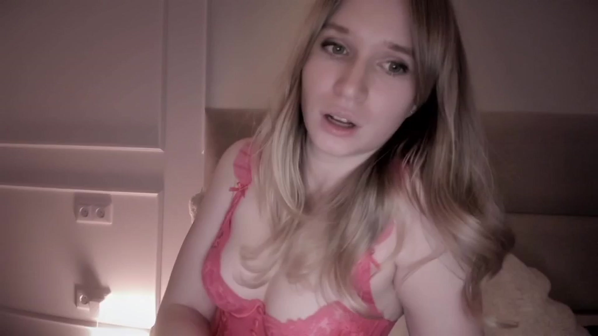 Gallery image thumbnail from Speculoos_'s myfreecams stream on, 05/10/2024, 20:09 image 14 of 20