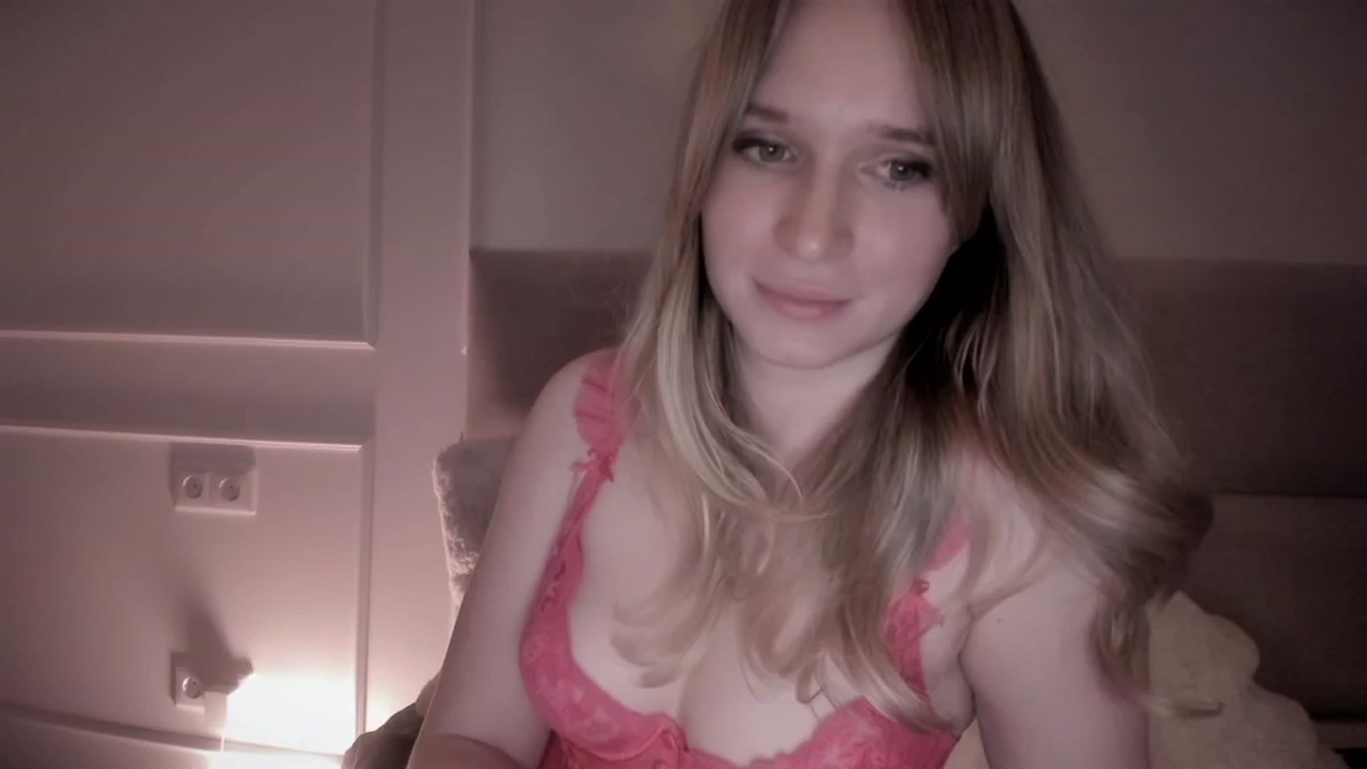 Gallery image thumbnail from Speculoos_'s myfreecams stream on, 05/10/2024, 20:09 image 13 of 20