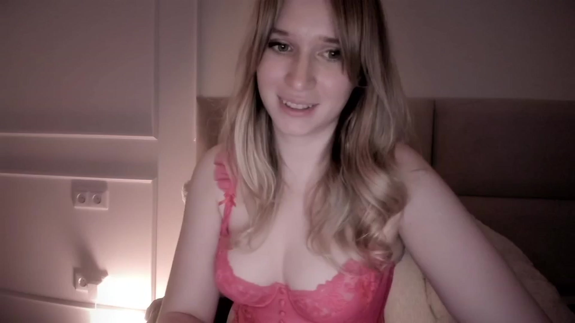 Gallery image thumbnail from Speculoos_'s myfreecams stream on, 05/10/2024, 20:09 image 17 of 20
