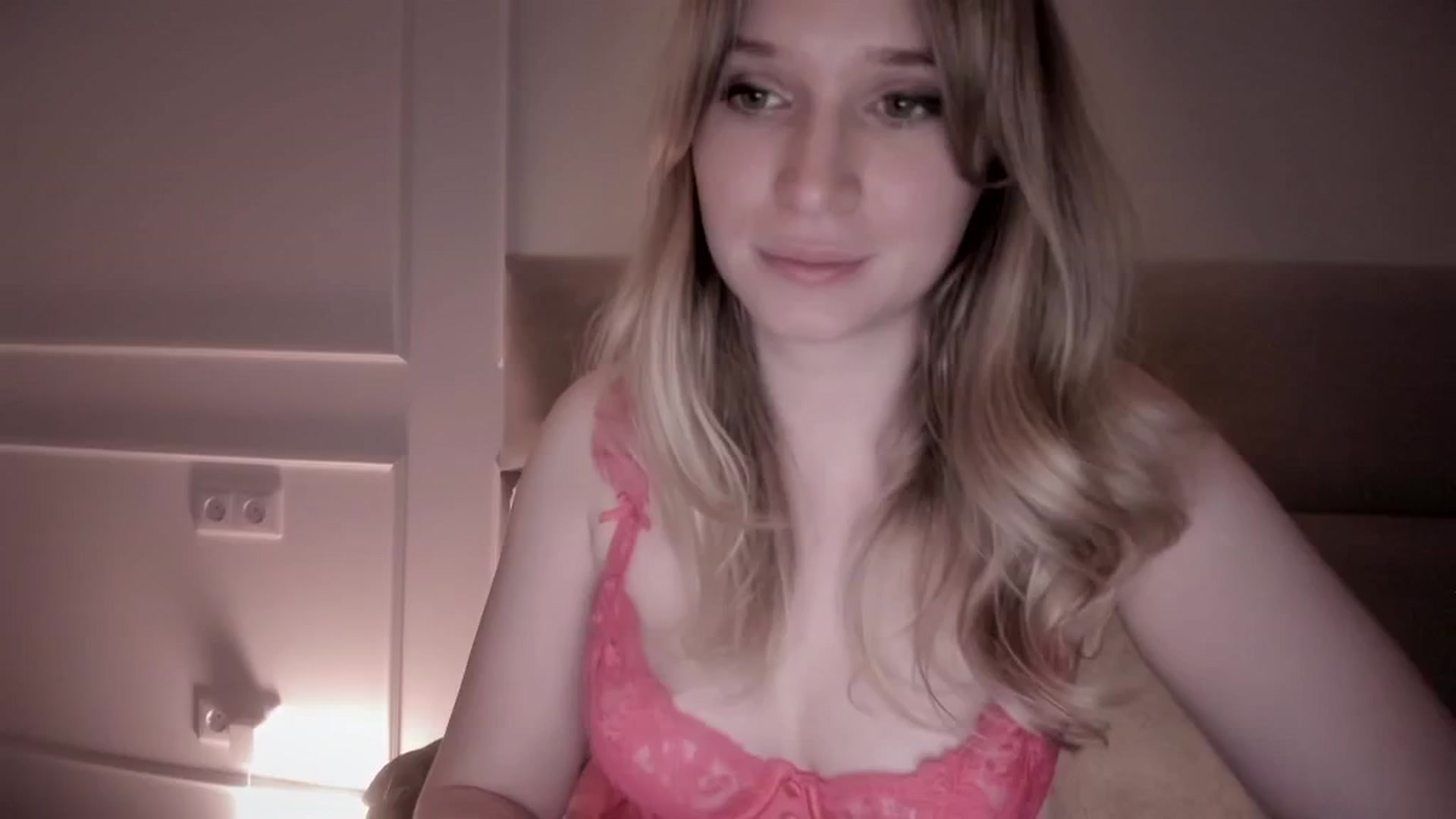 Gallery image thumbnail from Speculoos_'s myfreecams stream on, 05/10/2024, 20:09 image 2 of 20