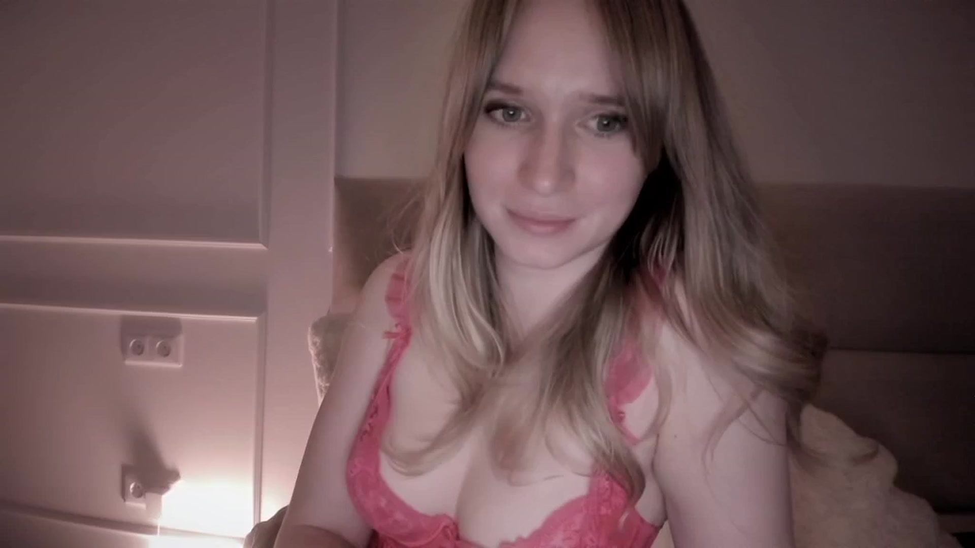Gallery image thumbnail from Speculoos_'s myfreecams stream on, 05/10/2024, 20:09 image 15 of 20