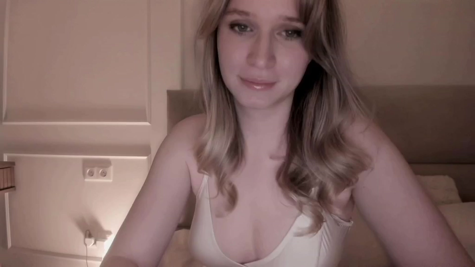 Gallery image thumbnail from Speculoos_'s myfreecams stream on, 05/15/2024, 20:31 image 2 of 20