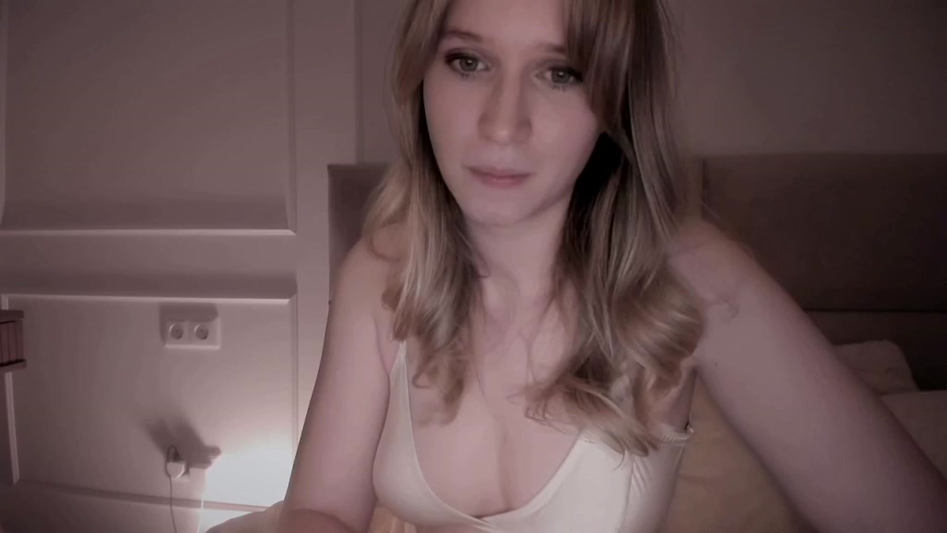 Gallery image thumbnail from Speculoos_'s myfreecams stream on, 05/15/2024, 20:31 image 13 of 20