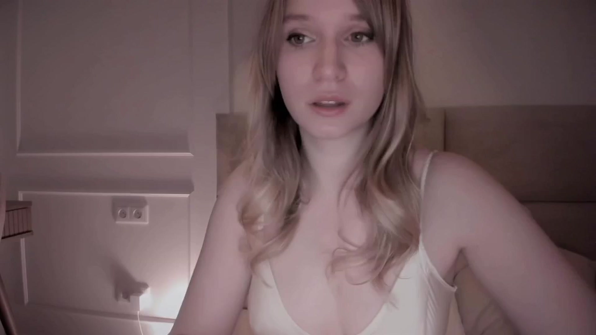 Gallery image thumbnail from Speculoos_'s myfreecams stream on, 05/28/2024, 20:28 image 9 of 20
