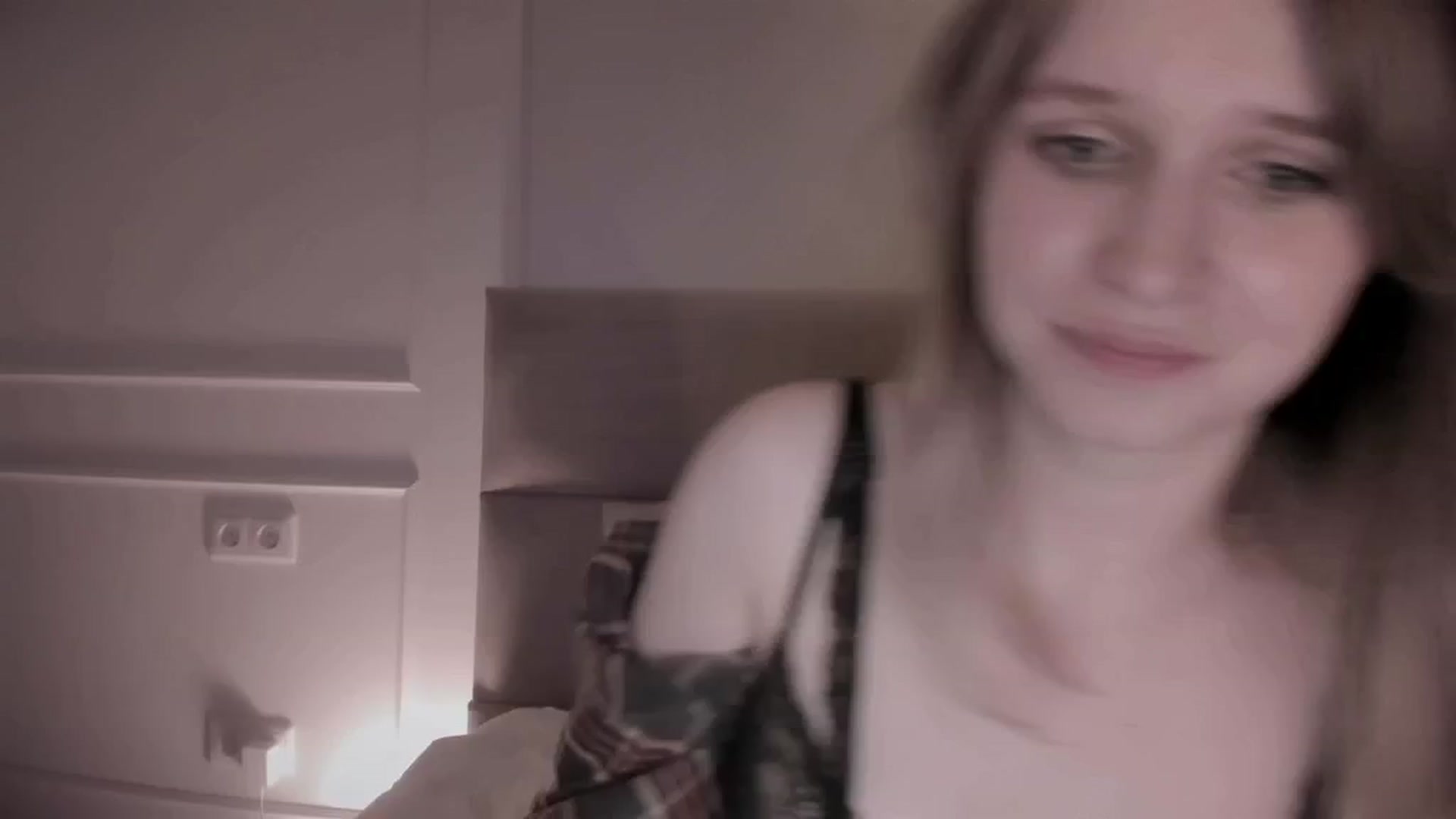Gallery image thumbnail from Speculoos_'s myfreecams stream on, 07/29/2024, 19:54 image 17 of 20