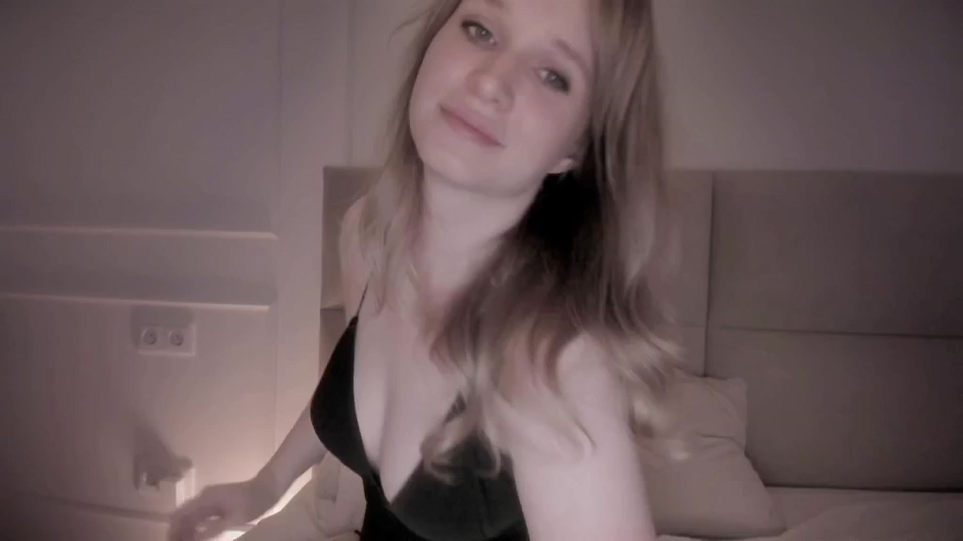 Gallery image thumbnail from Speculoos_'s myfreecams stream on, 07/30/2024, 19:48 image 10 of 20