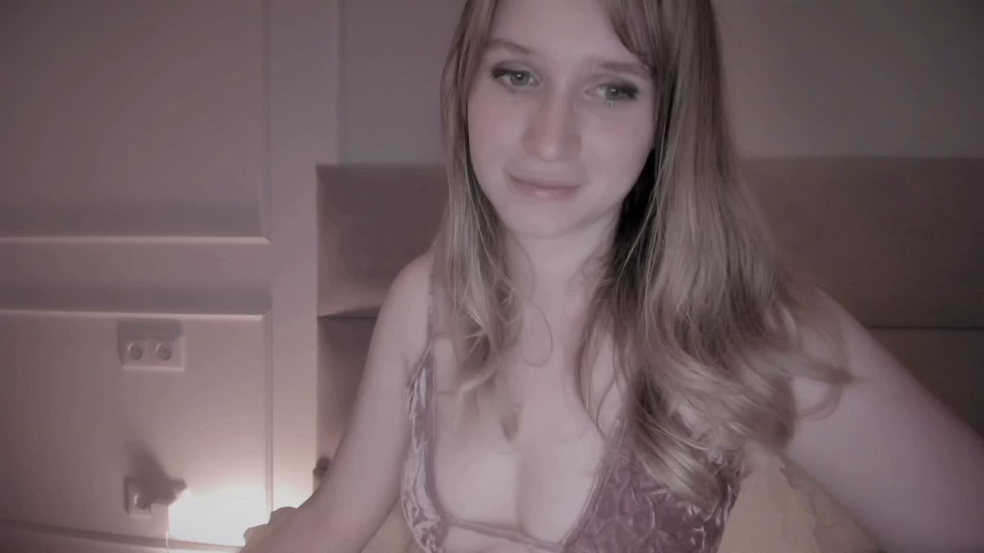 Gallery image thumbnail from Speculoos_'s myfreecams stream on, 07/31/2024, 20:00 image 14 of 20