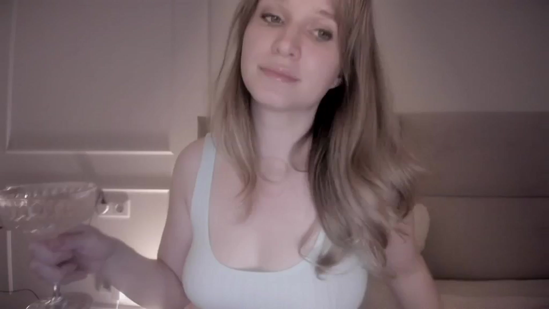 Gallery image thumbnail from Speculoos_'s myfreecams stream on, 08/07/2024, 20:03 image 6 of 20