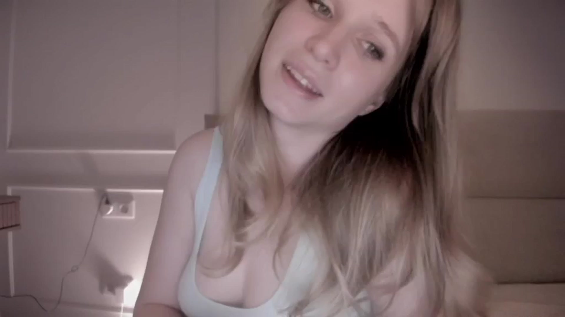 Gallery image thumbnail from Speculoos_'s myfreecams stream on, 08/07/2024, 20:03 image 12 of 20