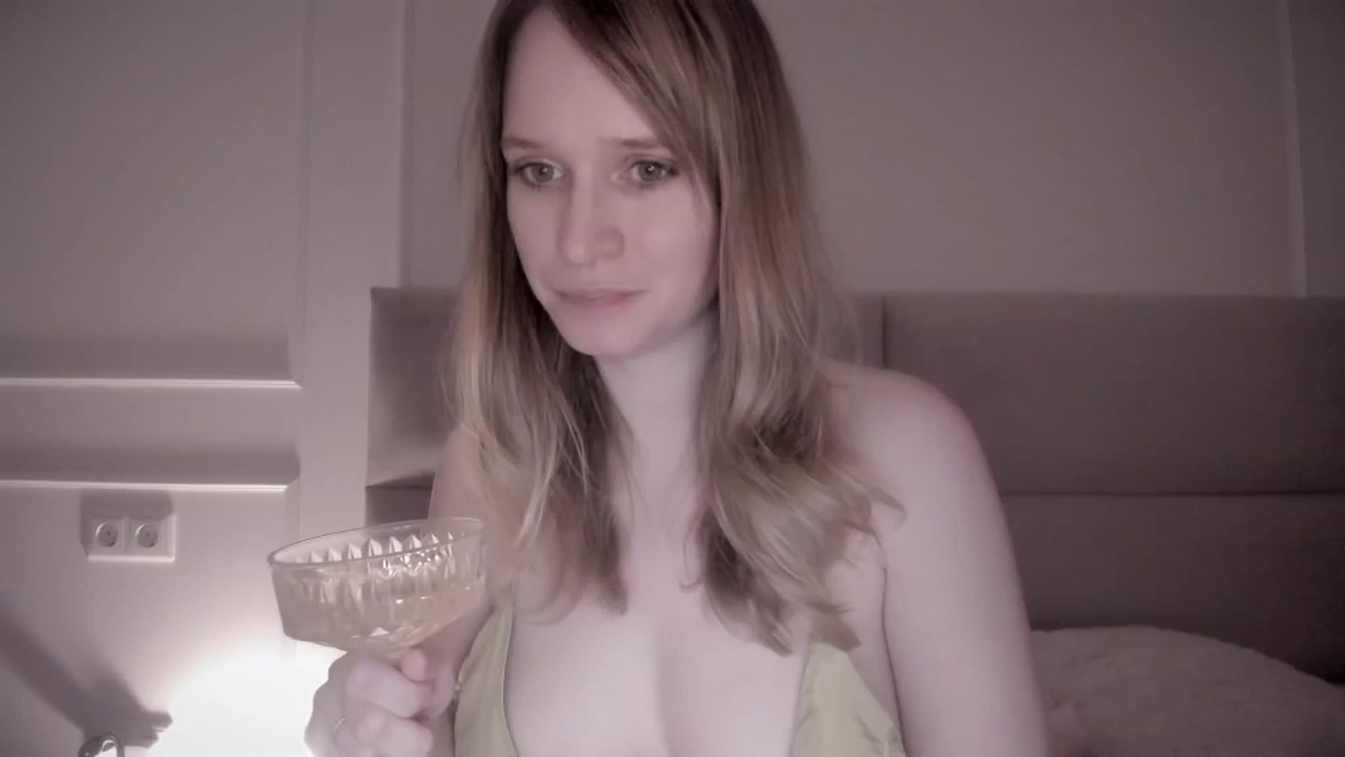 Gallery image thumbnail from Speculoos_'s myfreecams stream on, 08/27/2024, 20:07 image 7 of 20