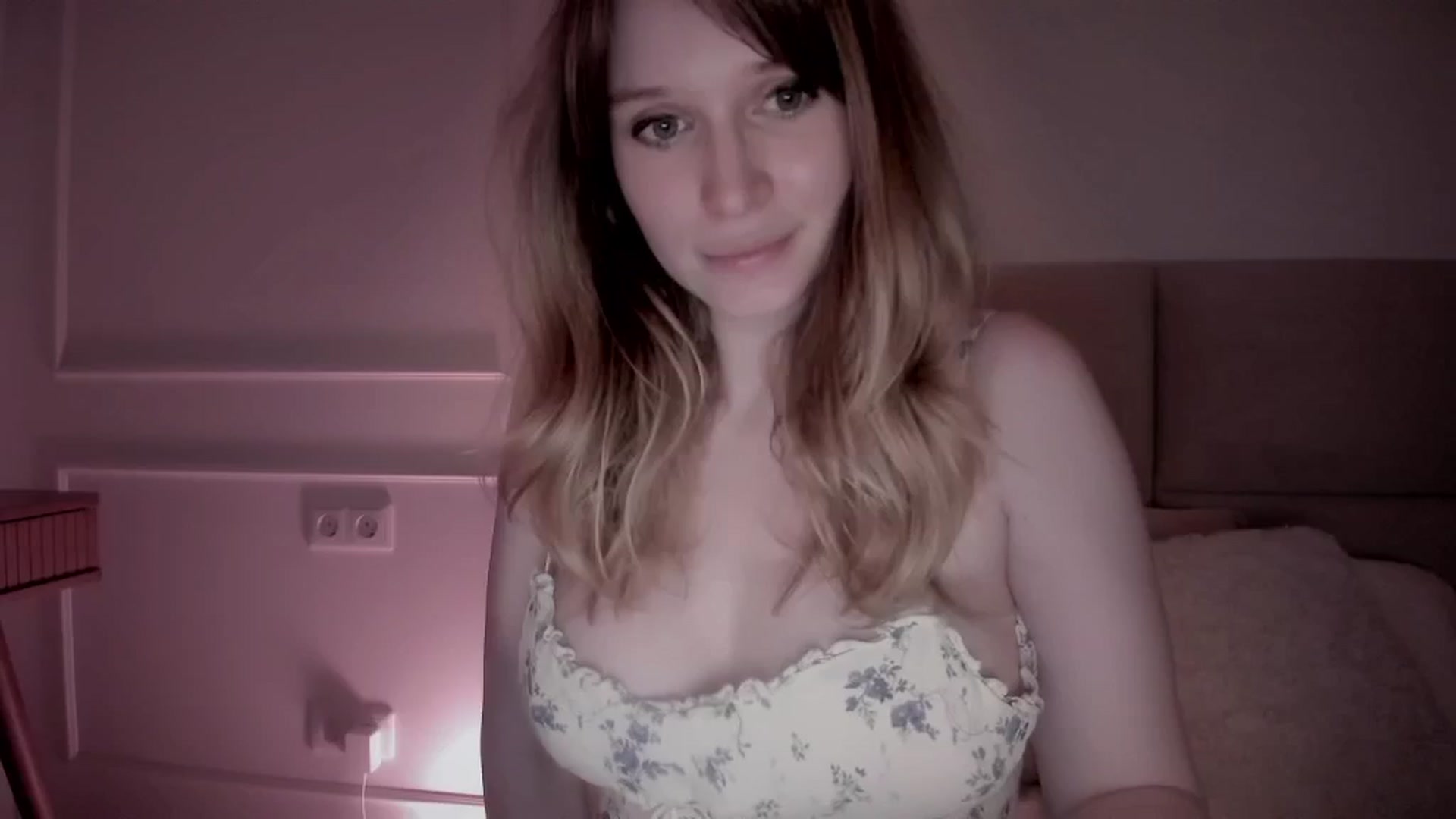 Gallery image thumbnail from Speculoos_'s myfreecams stream on, 10/09/2024, 20:11 image 8 of 20
