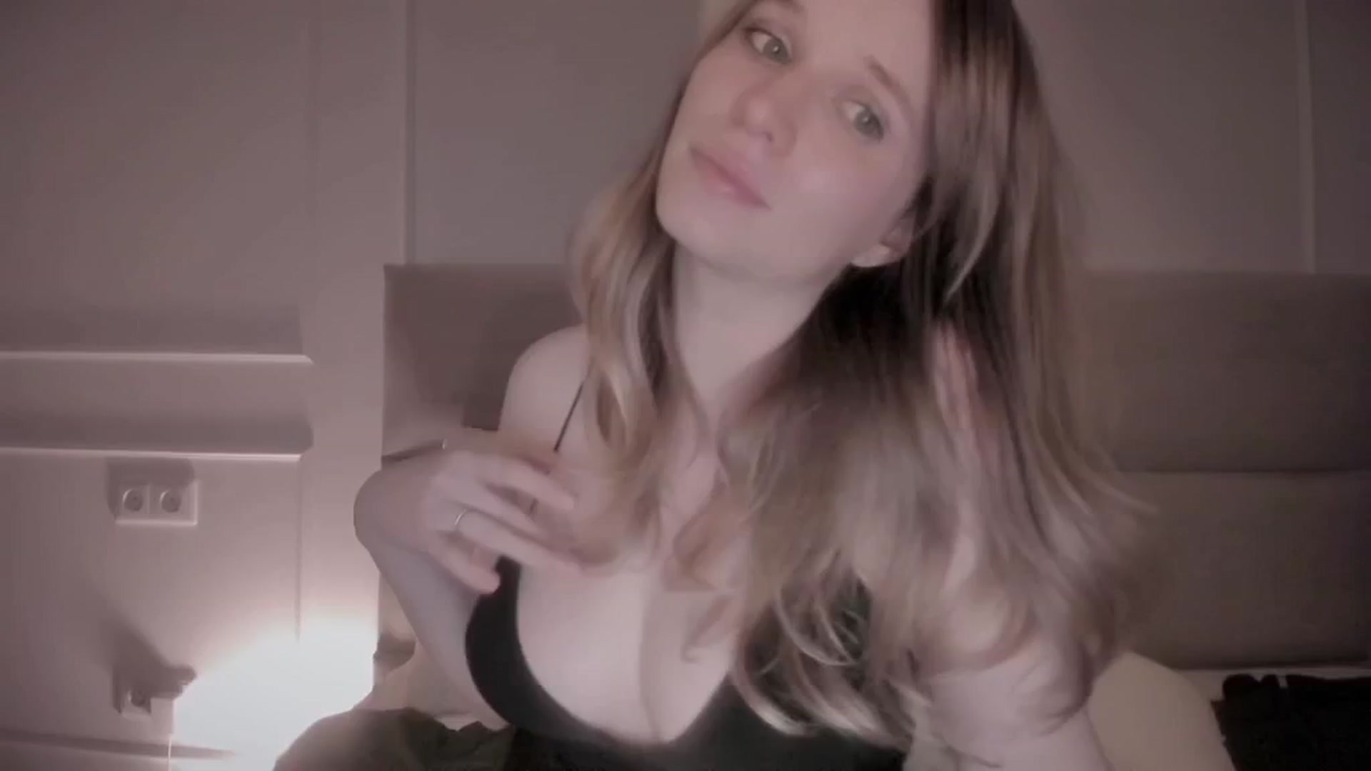 Gallery image thumbnail from Speculoos_'s myfreecams stream on, 10/27/2024, 20:31 image 9 of 20