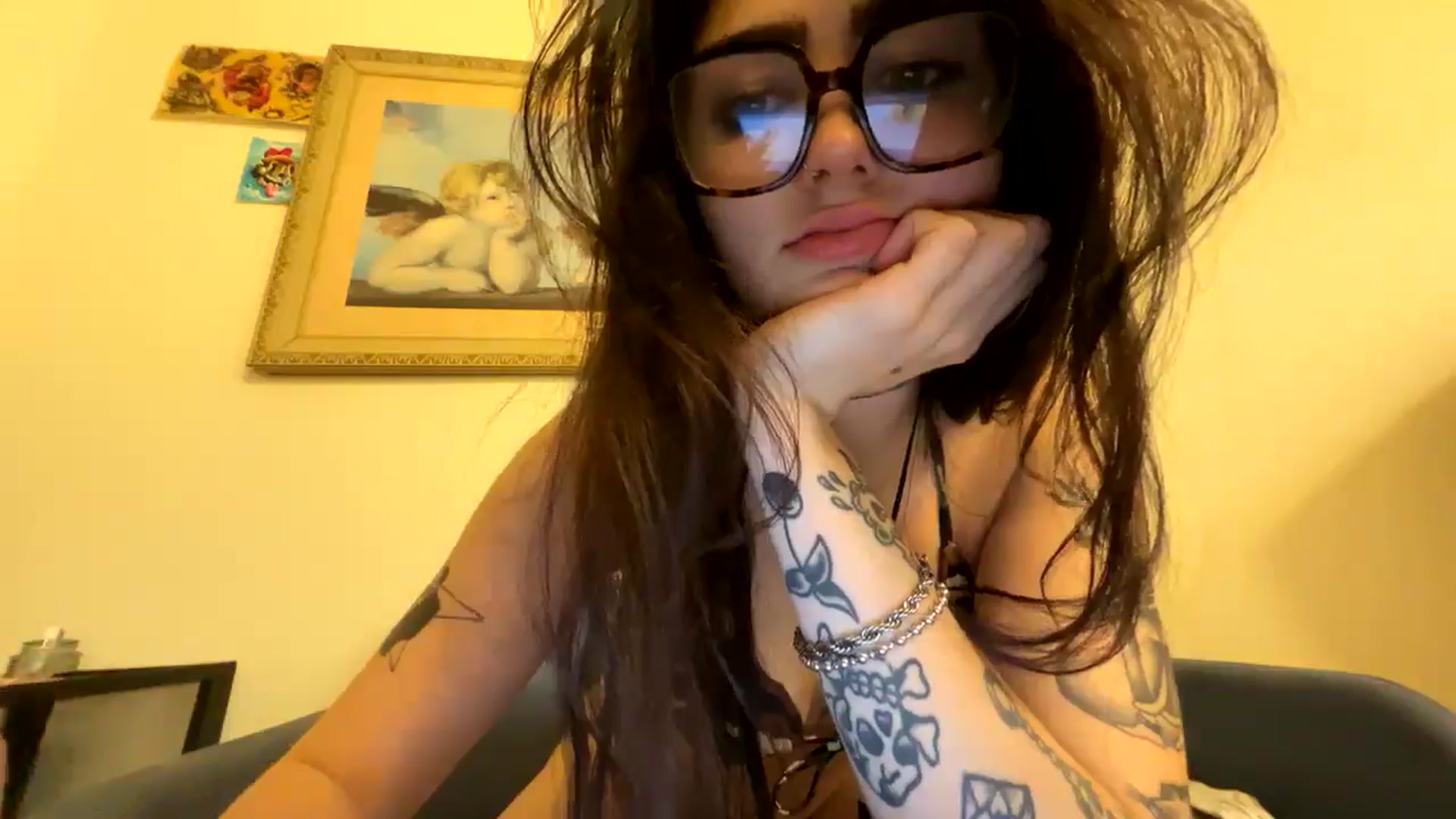Gallery image thumbnail from SpencerJune's myfreecams stream on, 12/16/2024, 07:37 image 11 of 20