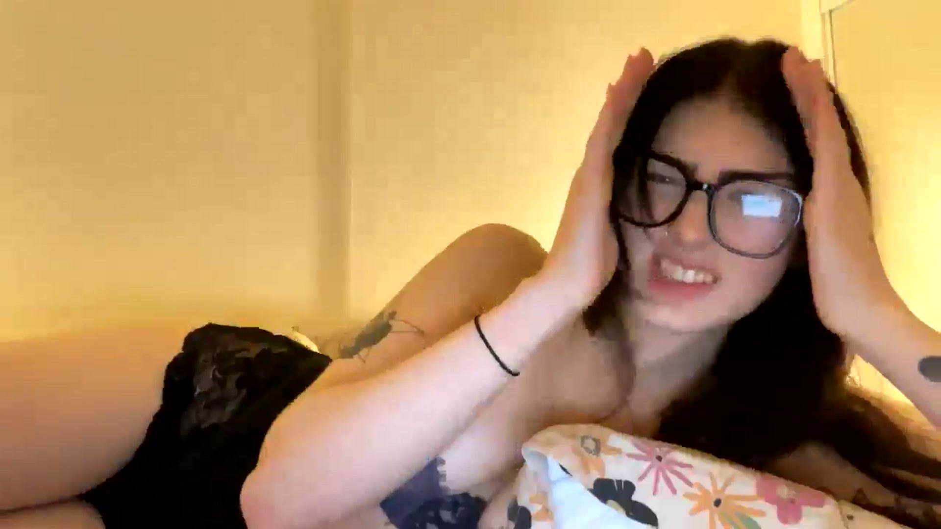 Gallery image thumbnail from SpencerJune's myfreecams stream on, 01/21/2025, 03:48 image 17 of 20