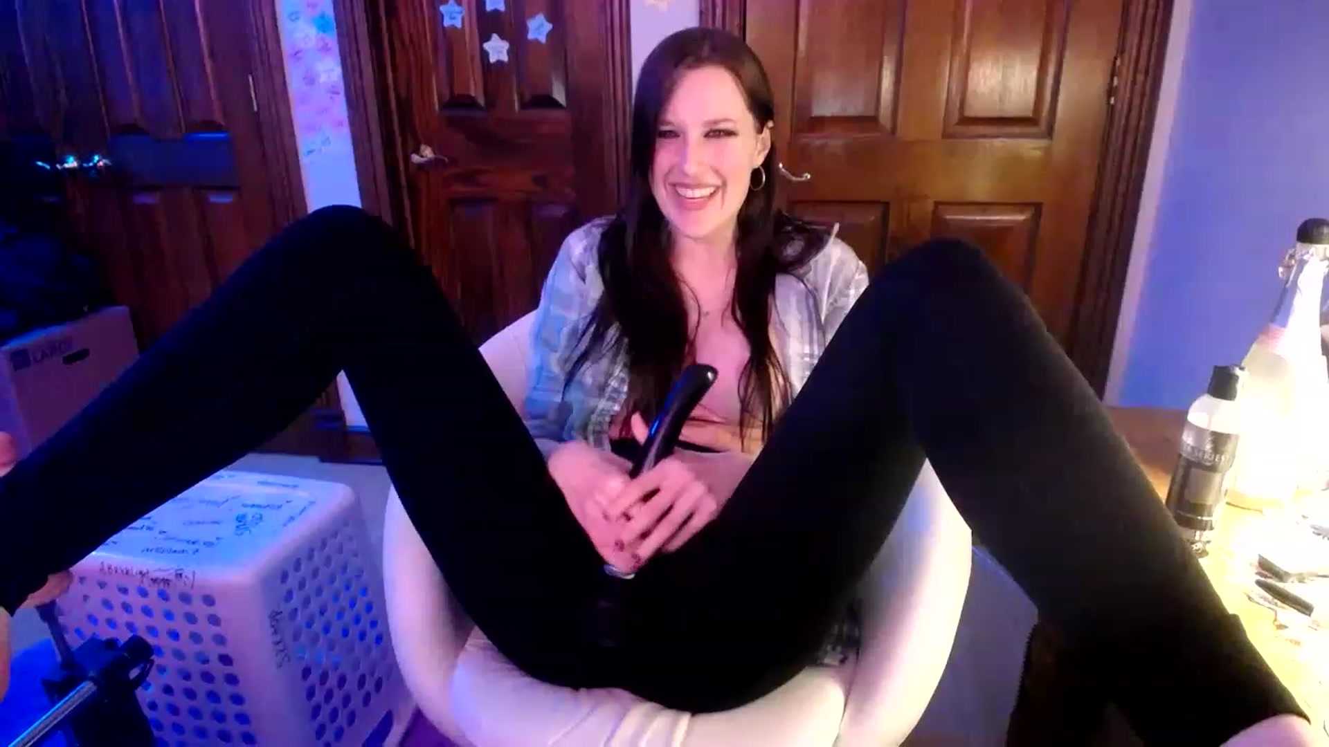 Gallery image thumbnail from Sphenoids's myfreecams stream on, 11/15/2022, 02:59 image 12 of 20