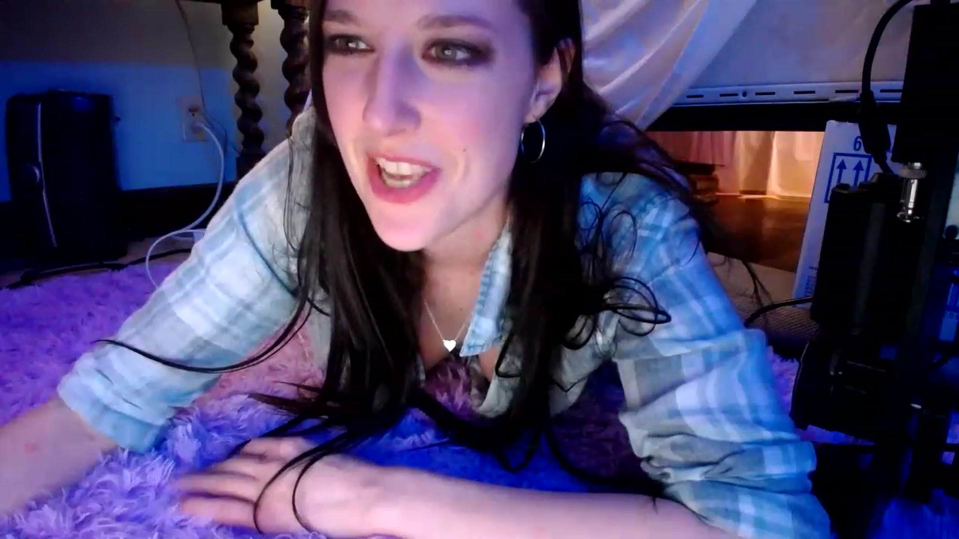 Gallery image thumbnail from Sphenoids's myfreecams stream on, 11/15/2022, 04:49 image 19 of 20