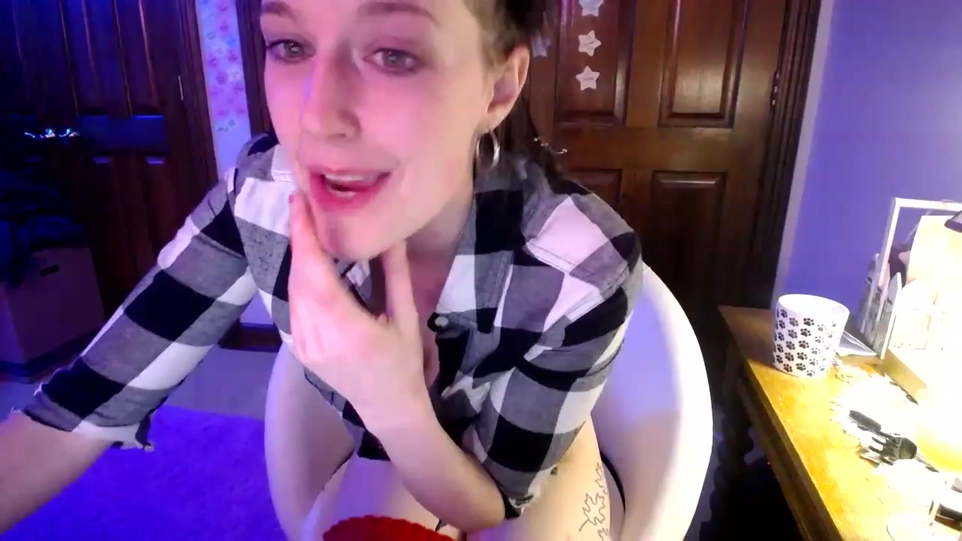 Gallery image thumbnail from Sphenoids's myfreecams stream on, 11/21/2022, 02:13 image 5 of 20