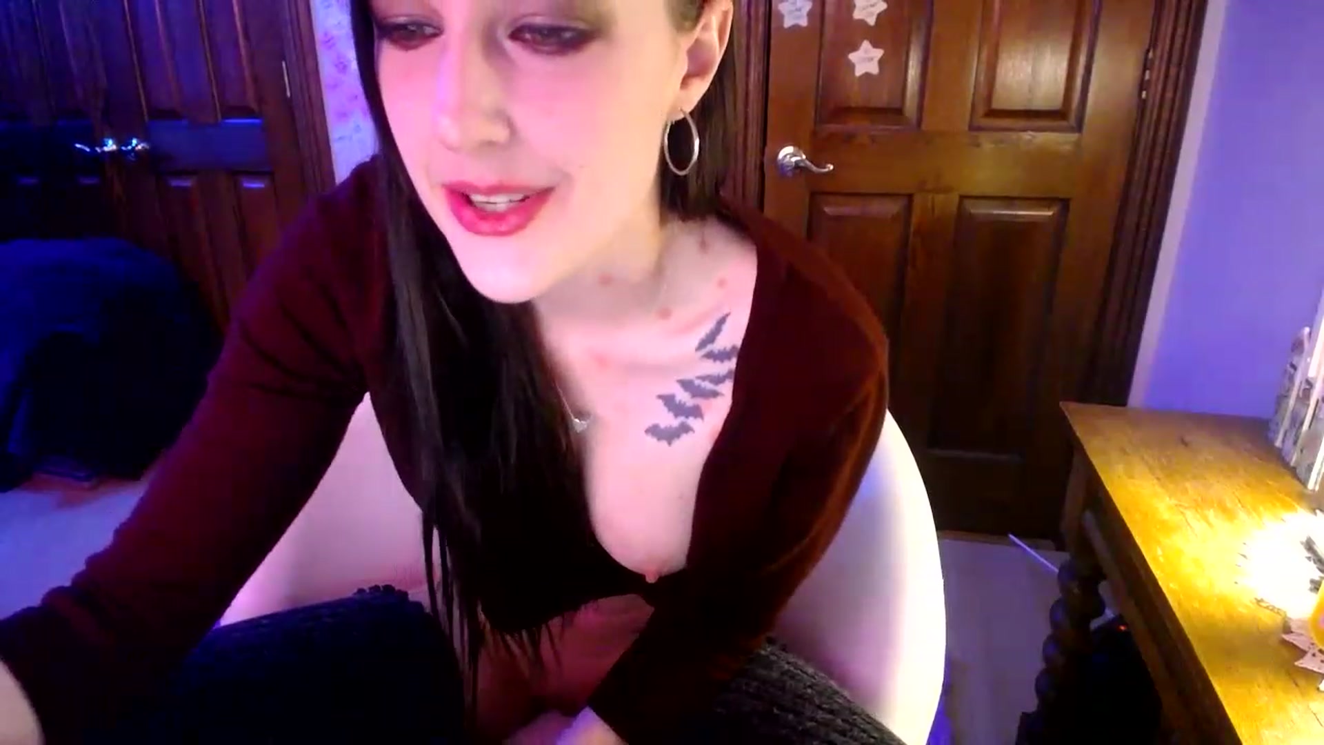 Gallery image thumbnail from Sphenoids's myfreecams stream on, 12/01/2022, 08:12 image 5 of 20