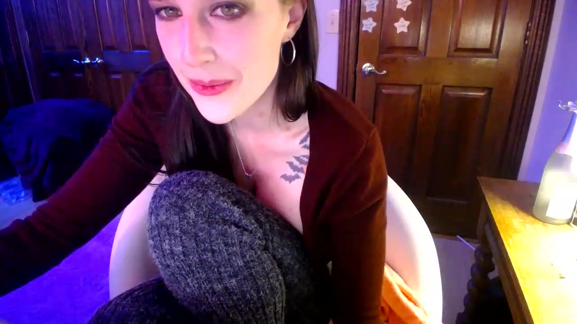 Gallery image thumbnail from Sphenoids's myfreecams stream on, 12/01/2022, 08:10 image 19 of 20
