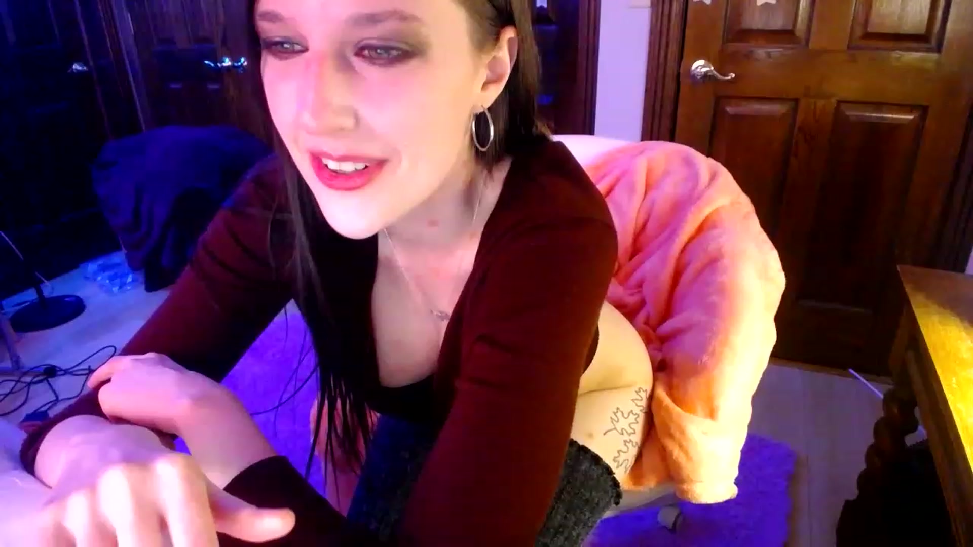 Gallery image thumbnail from Sphenoids's myfreecams stream on, 12/01/2022, 08:10 image 3 of 20