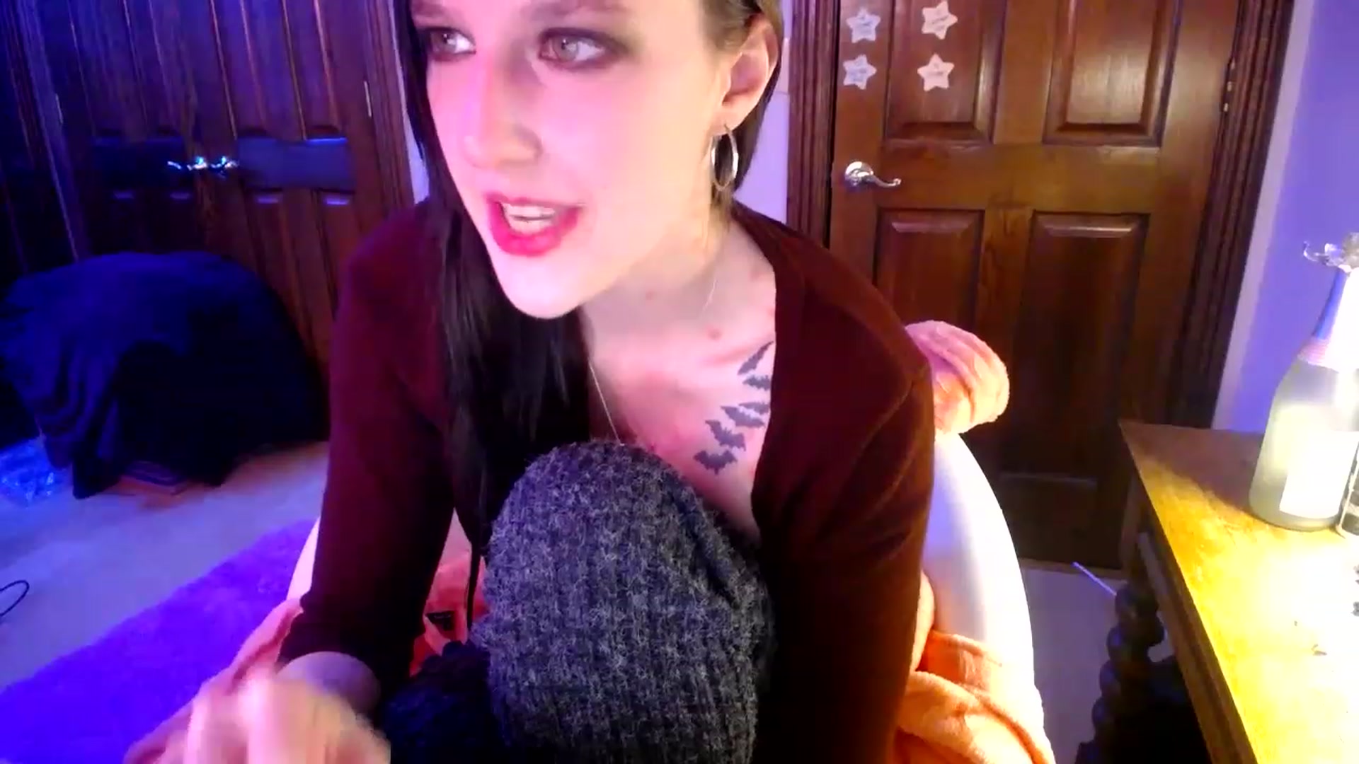 Gallery image thumbnail from Sphenoids's myfreecams stream on, 12/01/2022, 08:10 image 12 of 20