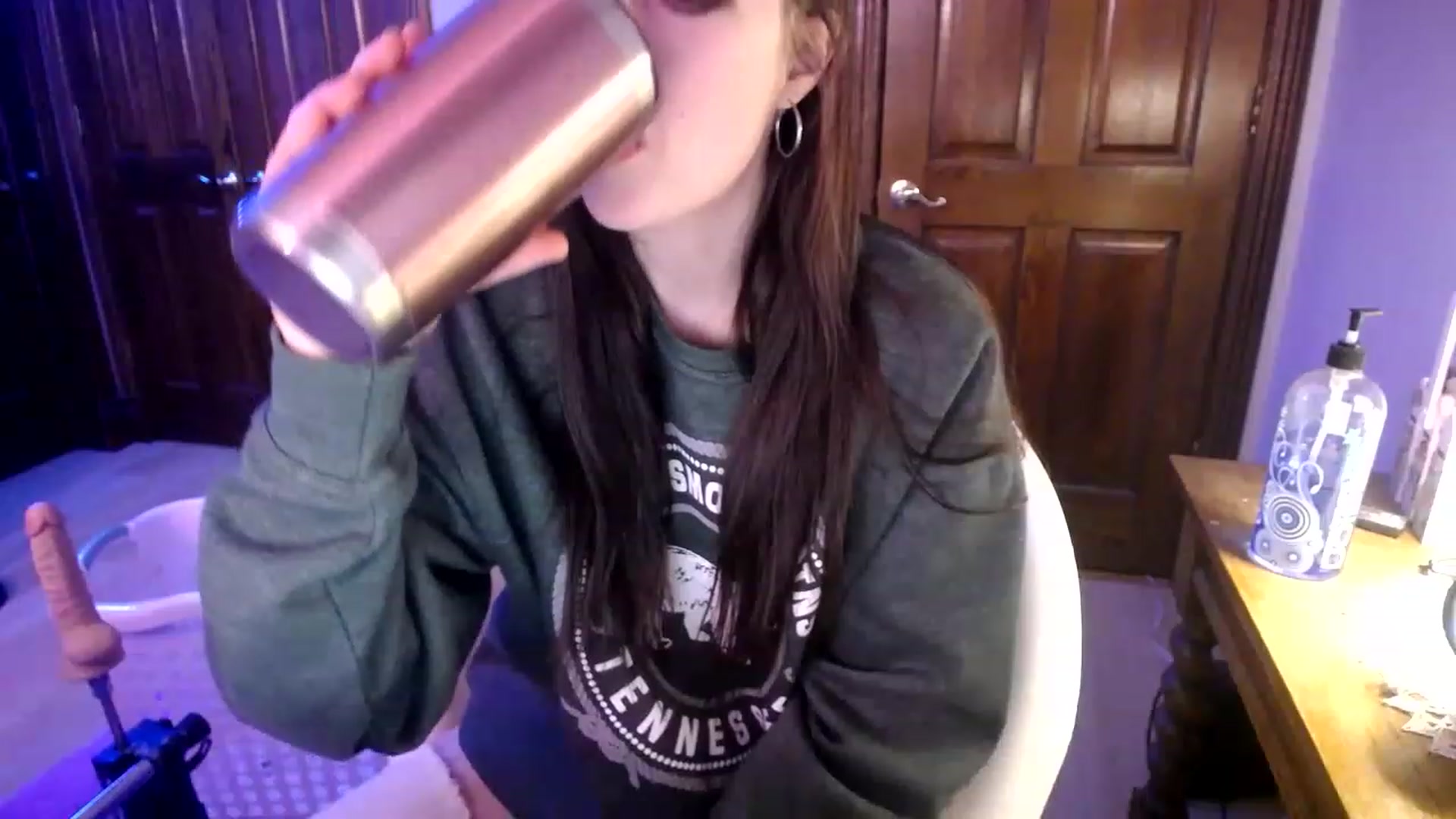Gallery image thumbnail from Sphenoids's myfreecams stream on, 03/04/2023, 01:06 image 10 of 20