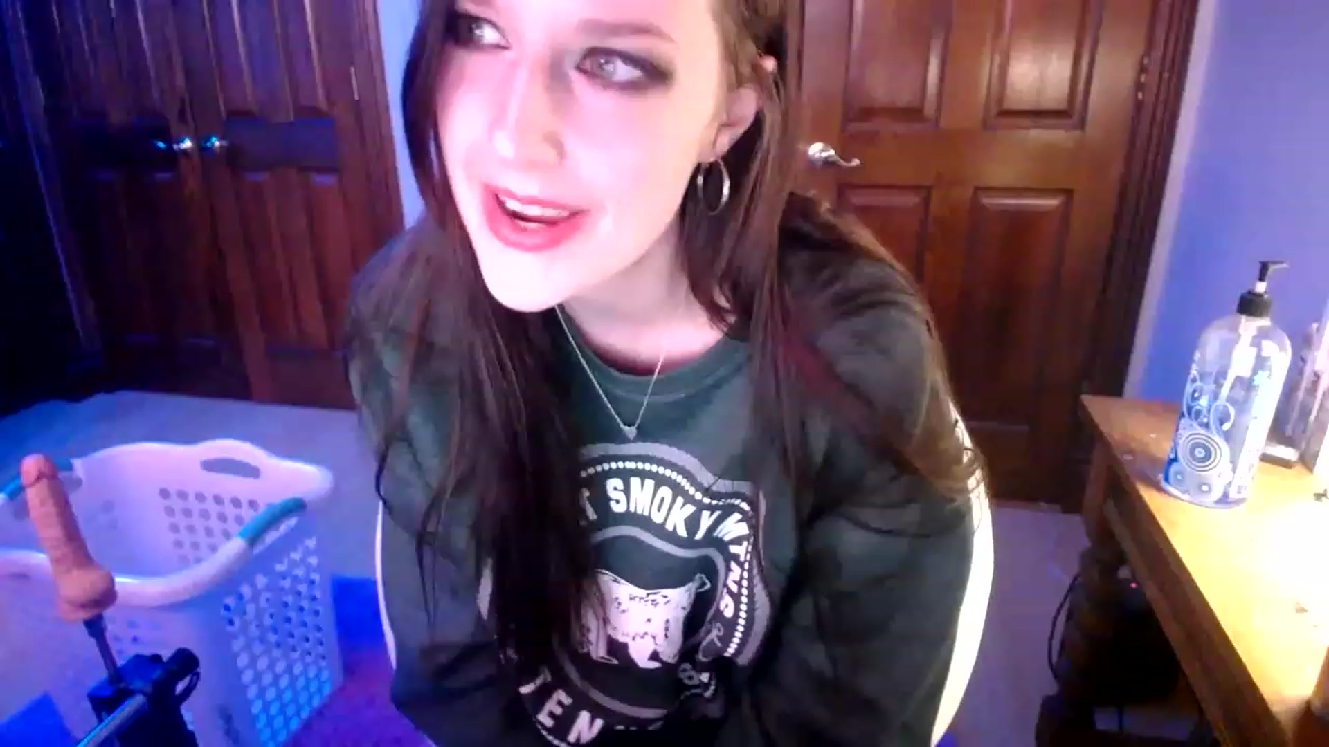 Gallery image thumbnail from Sphenoids's myfreecams stream on, 03/04/2023, 01:06 image 5 of 20