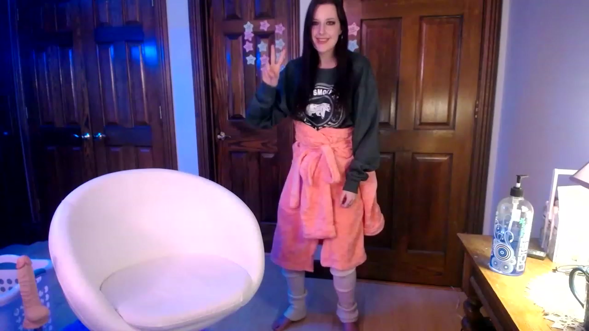 Gallery image thumbnail from Sphenoids's myfreecams stream on, 03/04/2023, 01:06 image 13 of 20