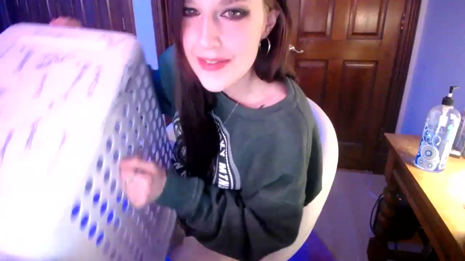 Gallery image thumbnail from Sphenoids's myfreecams stream on, 03/04/2023, 01:06 image 4 of 20