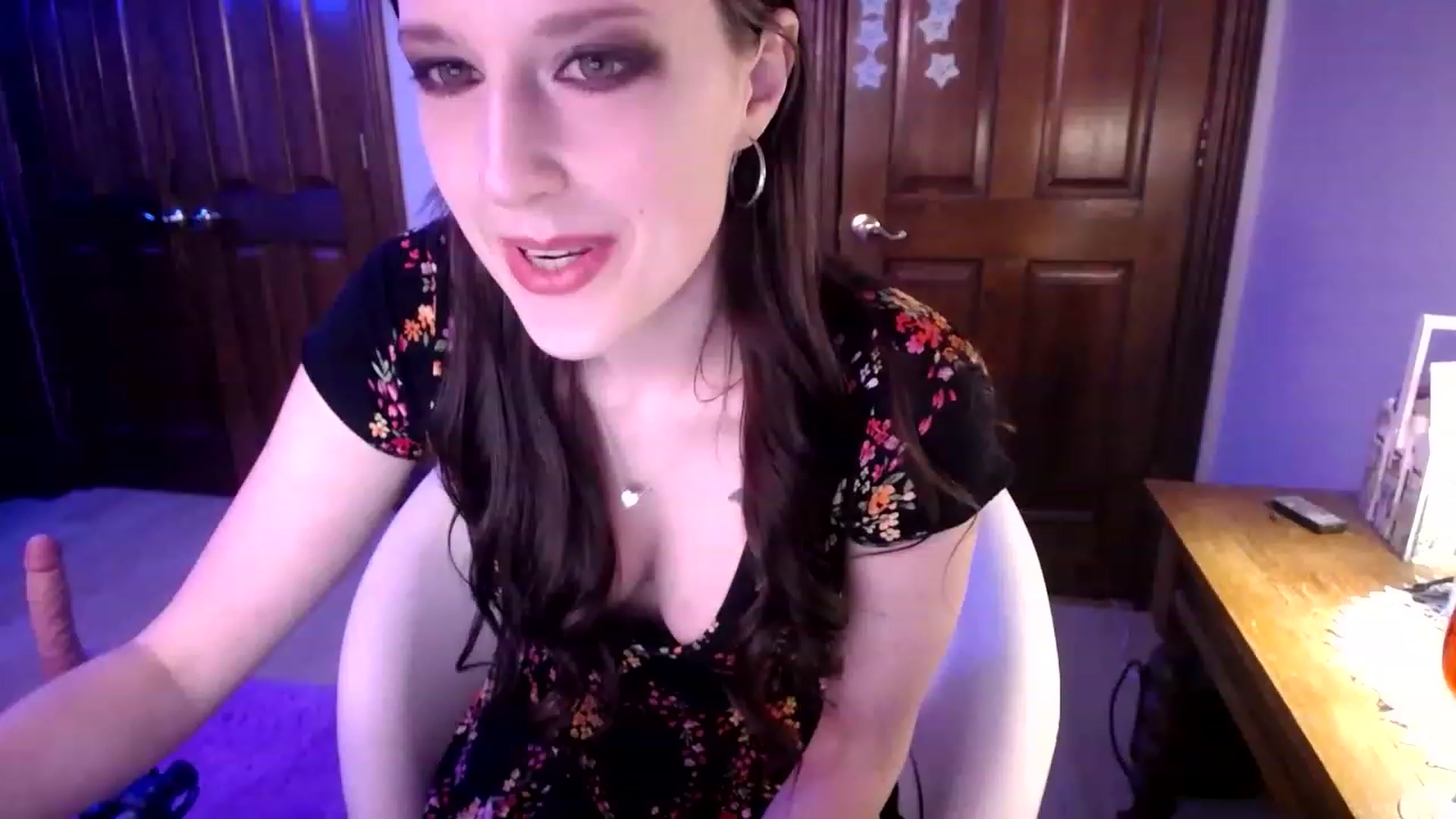Gallery image thumbnail from Sphenoids's myfreecams stream on, 03/11/2023, 24:31 image 1 of 20