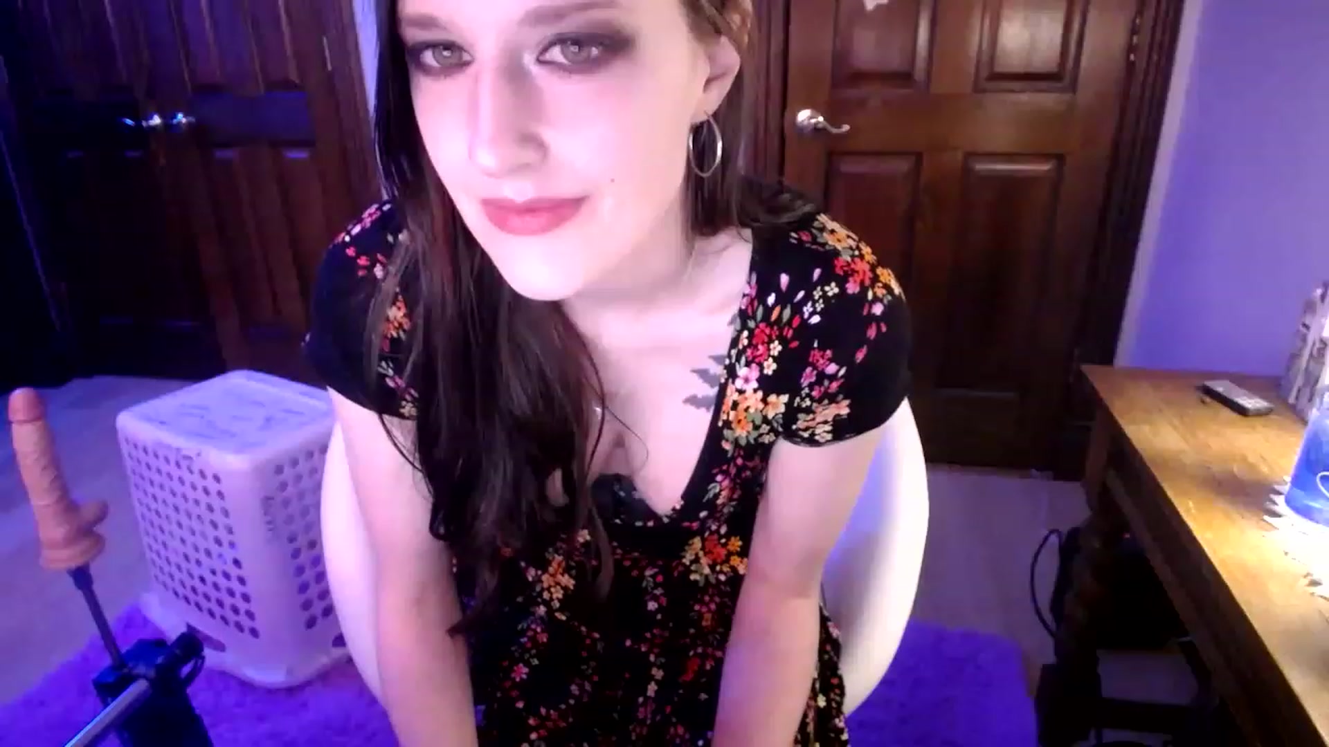 Gallery image thumbnail from Sphenoids's myfreecams stream on, 03/11/2023, 01:42 image 4 of 20