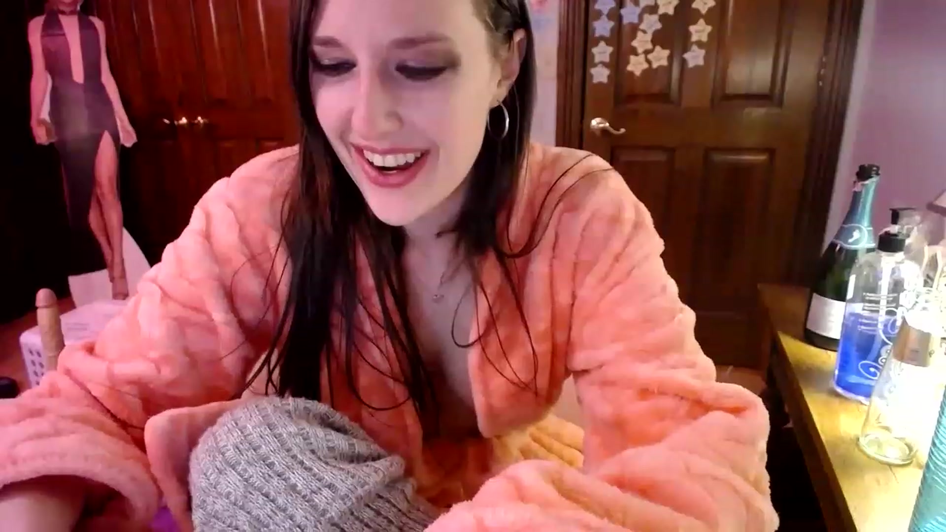Gallery image thumbnail from Sphenoids's myfreecams stream on, 03/25/2023, 06:30 image 12 of 20
