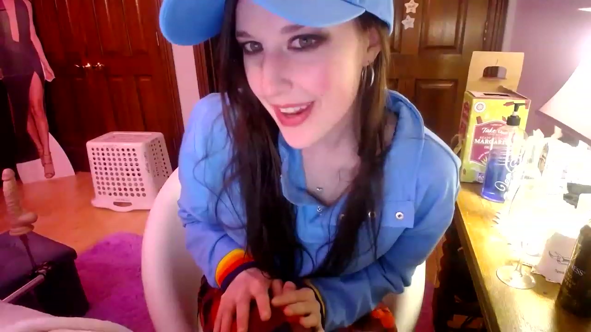 Gallery image thumbnail from Sphenoids's myfreecams stream on, 03/30/2023, 06:58 image 7 of 20