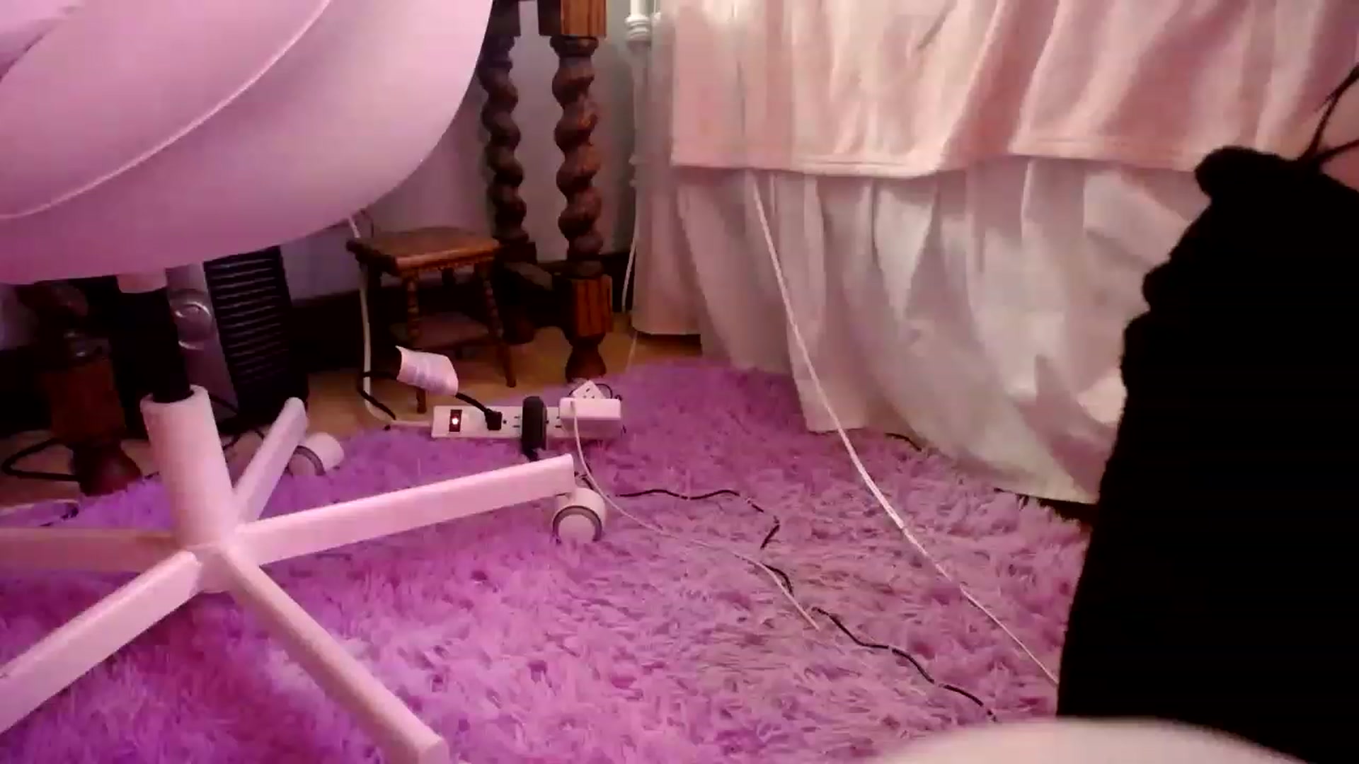 Gallery image thumbnail from Sphenoids's myfreecams stream on, 04/12/2023, 02:26 image 8 of 20