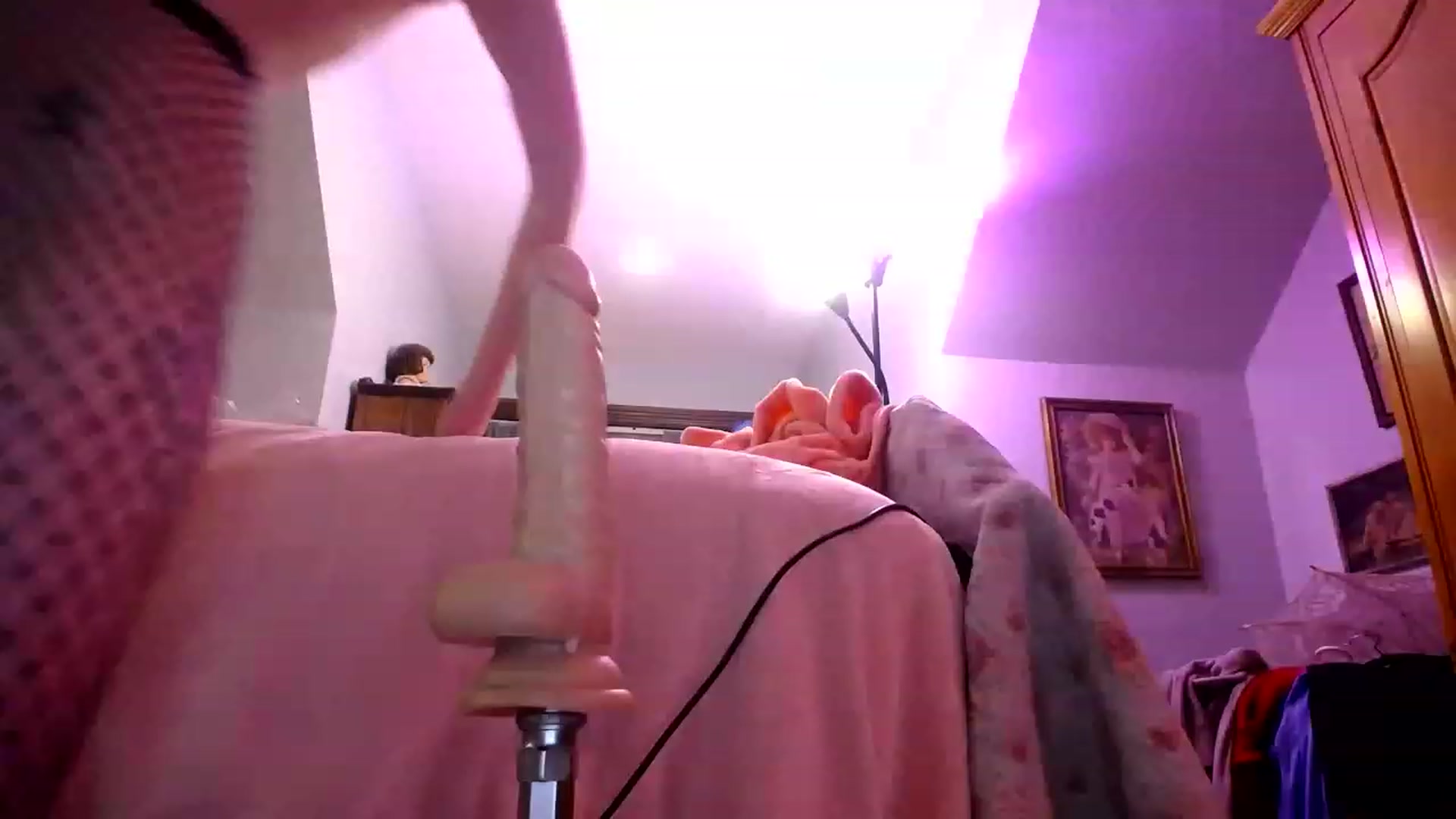 Gallery image thumbnail from Sphenoids's myfreecams stream on, 04/12/2023, 03:50 image 14 of 20