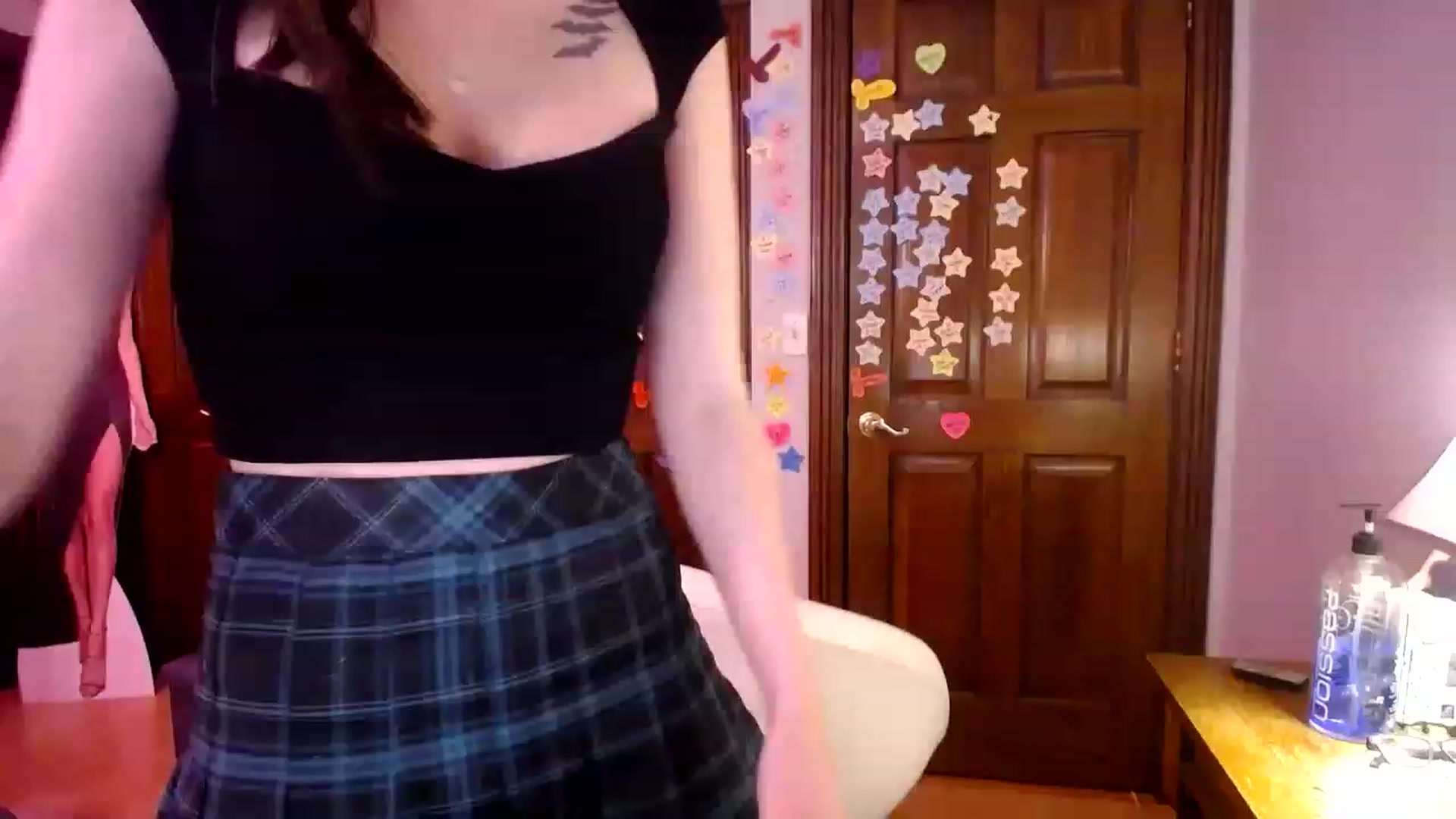 Gallery image thumbnail from Sphenoids's myfreecams stream on, 04/15/2023, 21:20 image 1 of 20