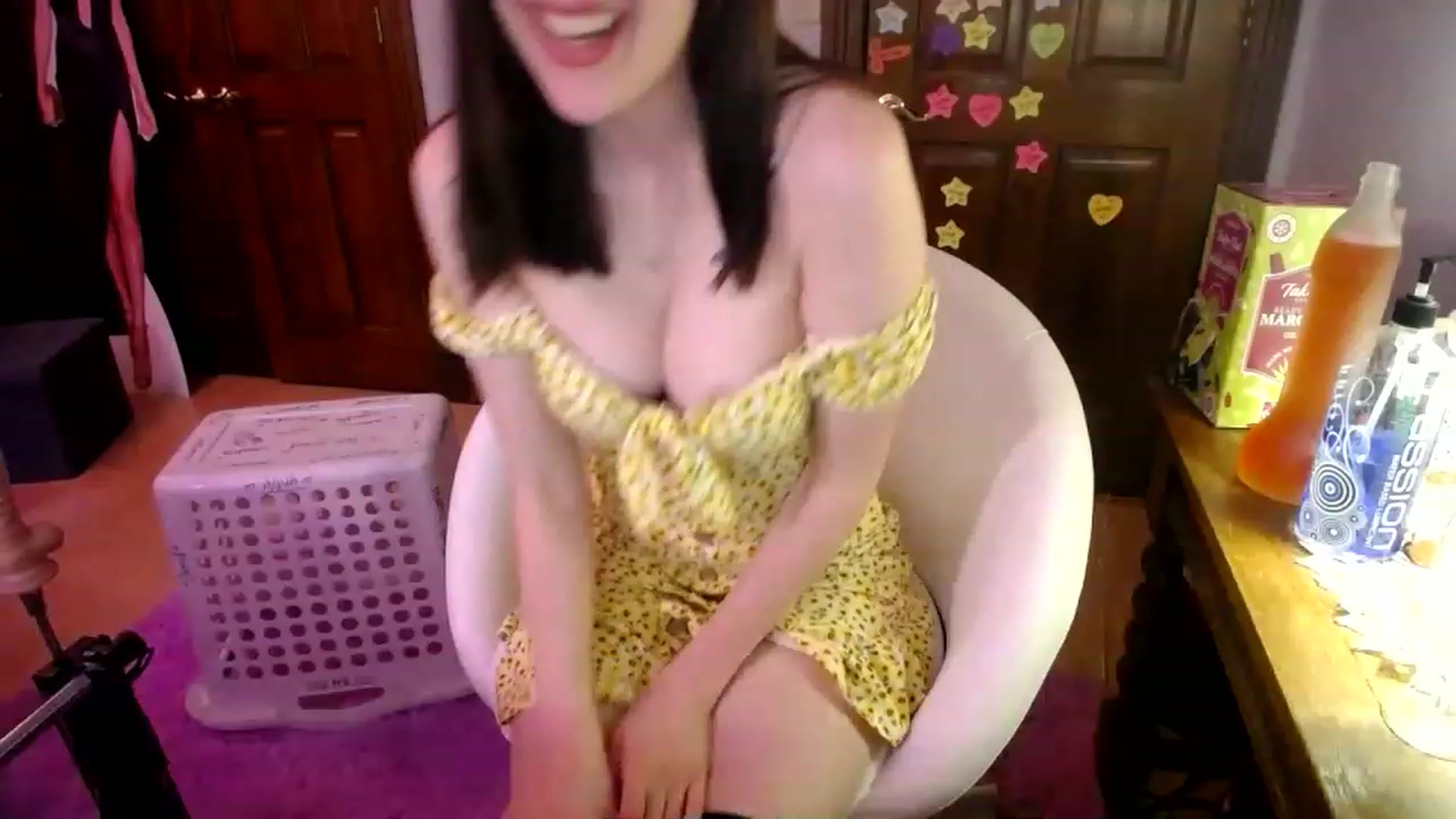 Gallery image thumbnail from Sphenoids's myfreecams stream on, 04/26/2023, 05:31 image 6 of 20