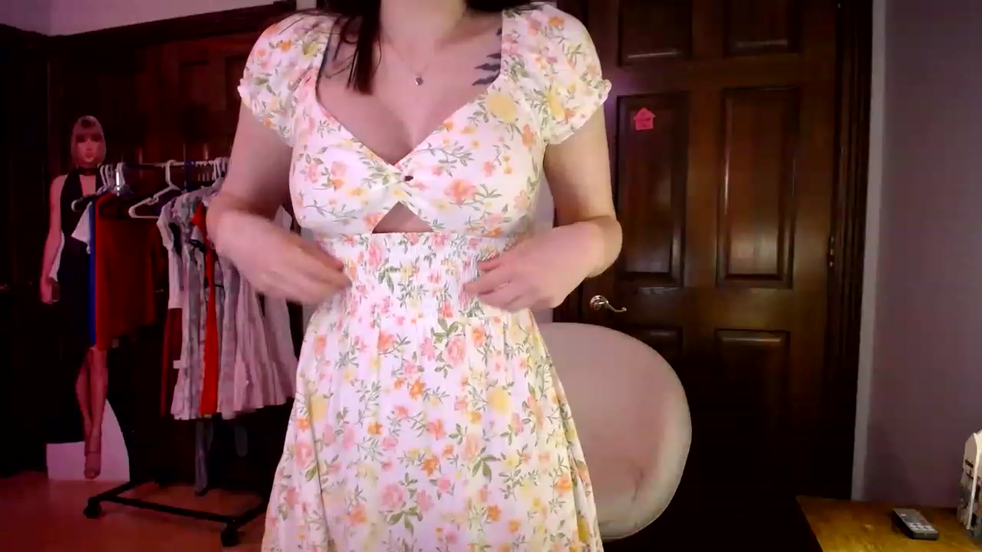 Gallery image thumbnail from Sphenoids's myfreecams stream on, 05/05/2023, 23:47 image 5 of 20